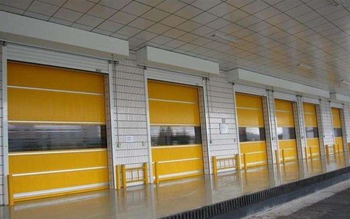 不锈钢管卷闸门具有极好的透视效果和通风效果